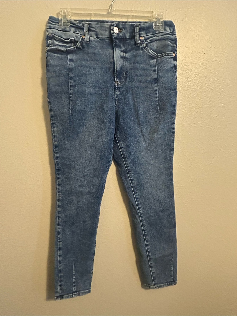 Express Women's Skinny Jeans in Medium Blue Wash size Medium